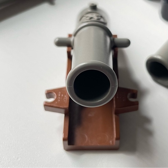 LEGO Vintage Weapon Cannon Non Shooting 518 and Cannon Base 2527 w Munitions - Picture 3 of 9